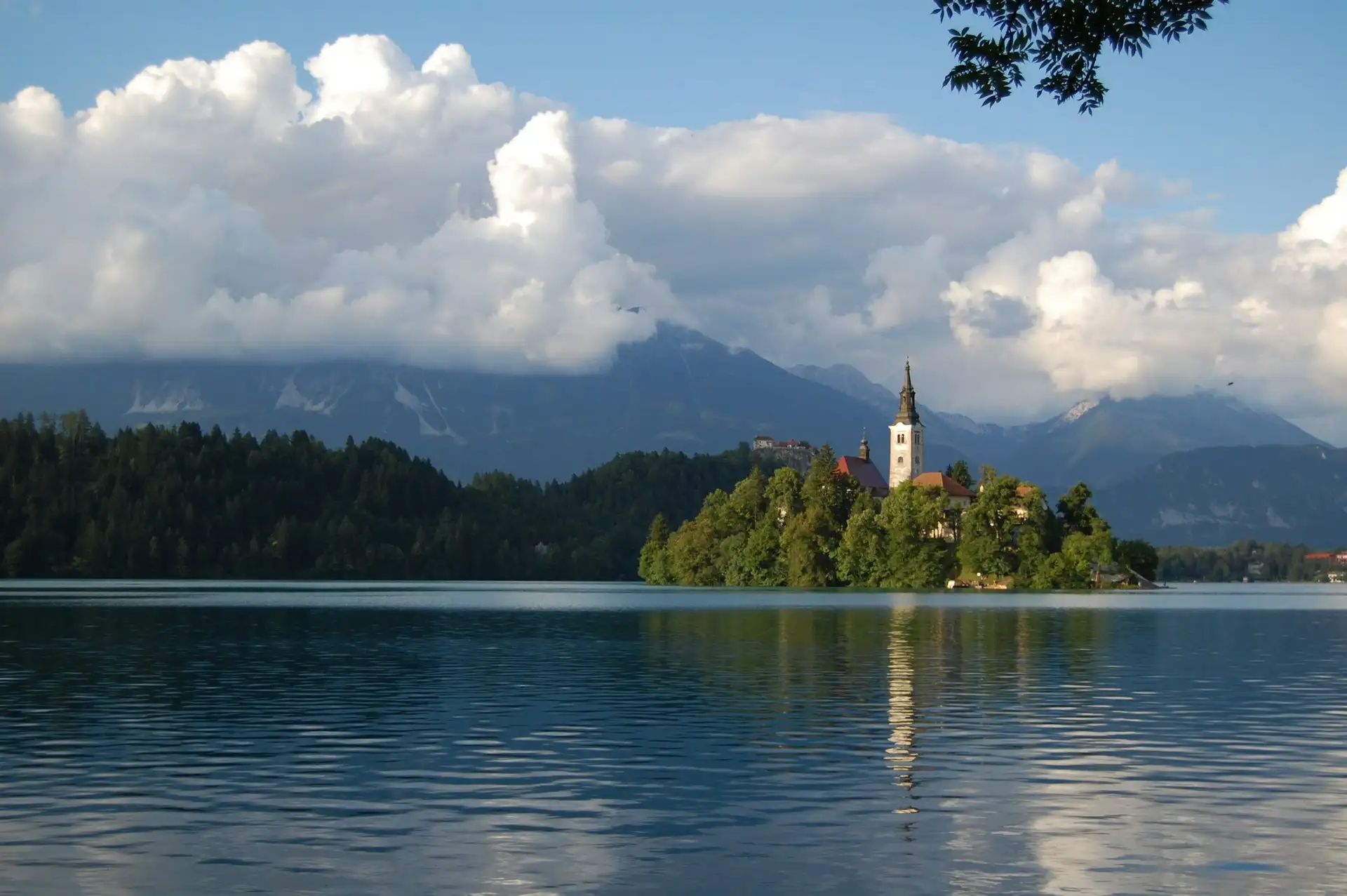 Lago Bled con iglesia en la isla