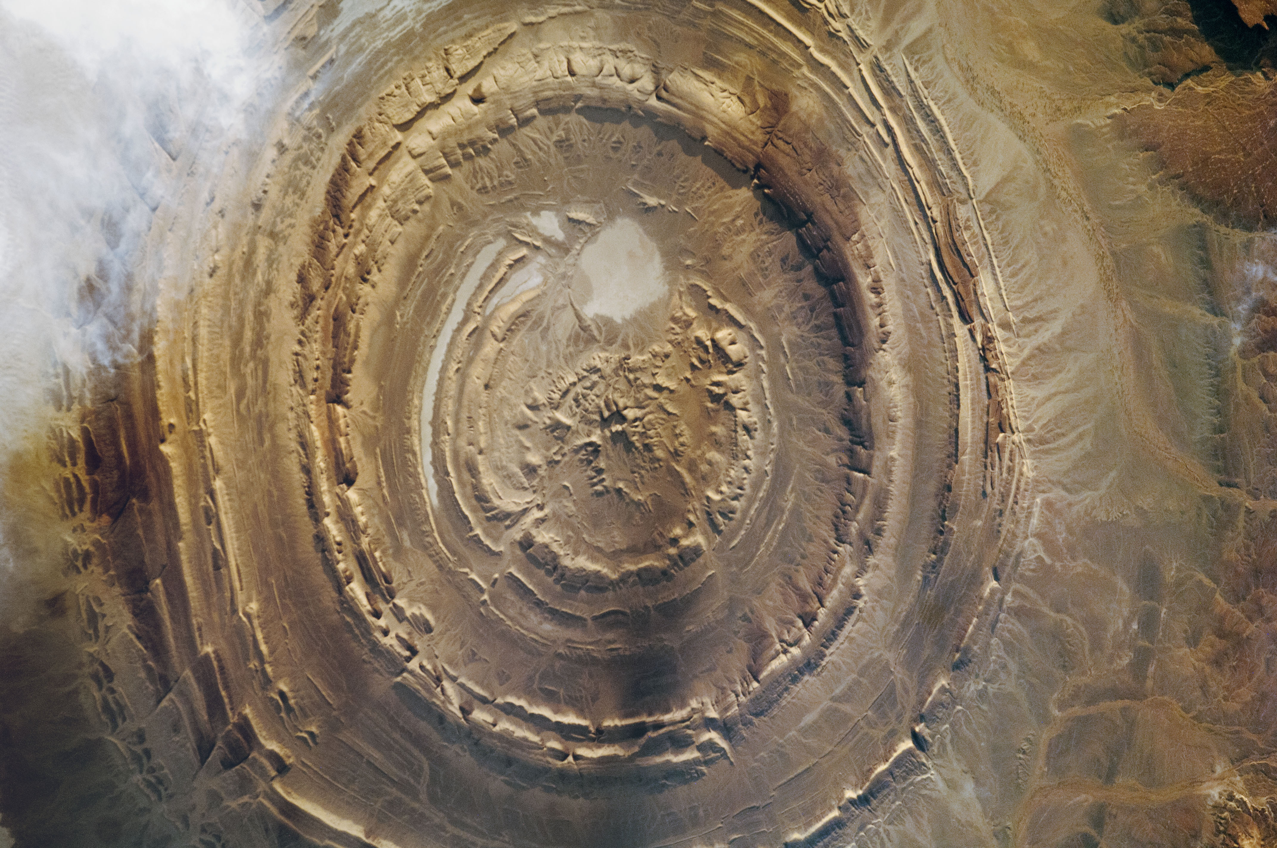 Luftaufnahme der Richat-Struktur, dem Auge der Sahara, nahe Ouadane, Mauretanien
