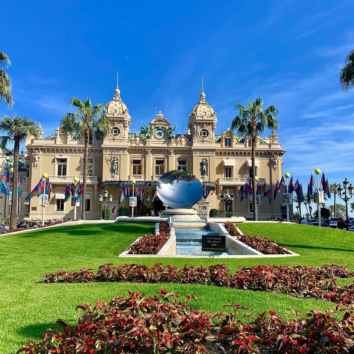 Casino Plein in Monte Carlo met het Casino de Monte-Carlo en Hotel de Paris