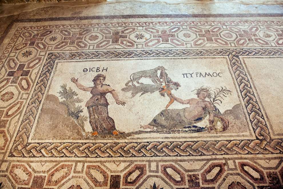 Sol en mosaïque romaine à la Maison de Dionysos dans le parc archéologique de Kato Paphos
